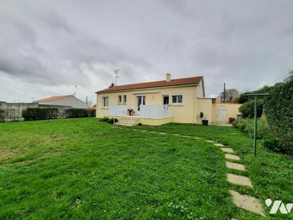 CHALLANS - A 2 kms de l'hyper centre ville