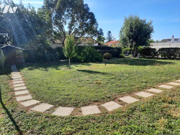 CHALLANS - A 2 kms de l'hyper centre ville