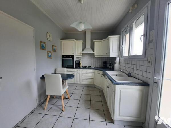 CHALLANS - A 2 kms de l'hyper centre ville