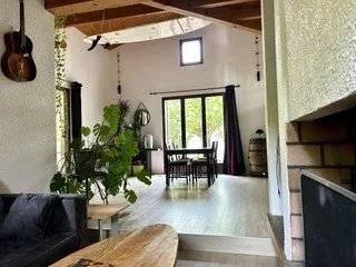 Maison familiale de caractère dans un cadre résidentiel prisé – Le Taillan-Médoc