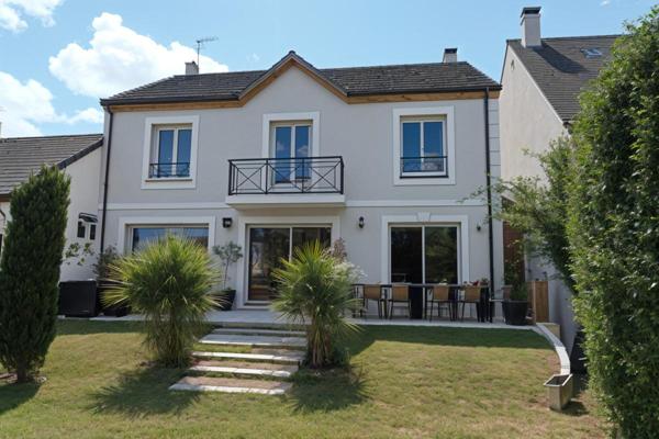 Maison Champs Sur Marne 7 pièce(s) 155 m2 sur sous-sol