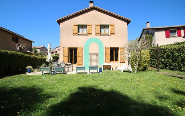 Maison à vendre    5 pièces •  Vaulx-Milieu