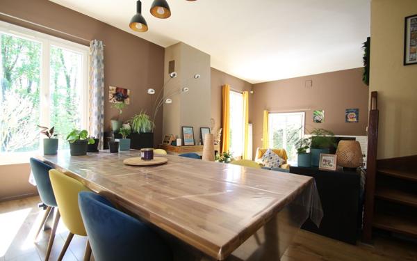 Maison à vendre    5 pièces •  Vaulx-Milieu