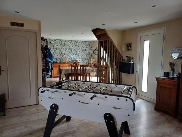 Dieppe proximité centre ville accès tous commerces. Maison de type F 5 130 m² habitable sur 740 m² de terrain .