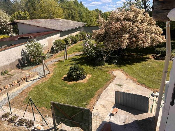 MAISON DE CAMPAGNE AVEC PARC CLOS ET ARBORE