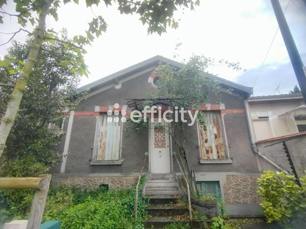 Maison
         5 pièces
        - 100 m² 285 000 € *