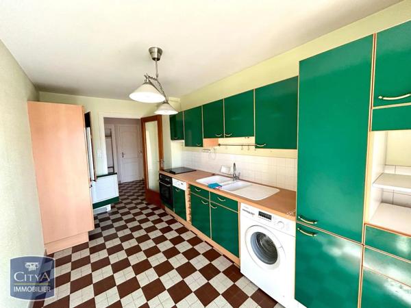 Appartement à louer 4 pièces 84m²