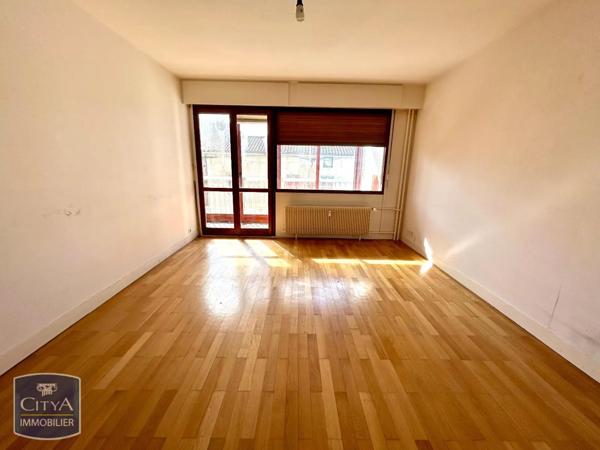 Appartement à louer 4 pièces 84m²