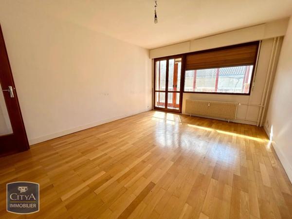 Appartement à louer 4 pièces 84m²