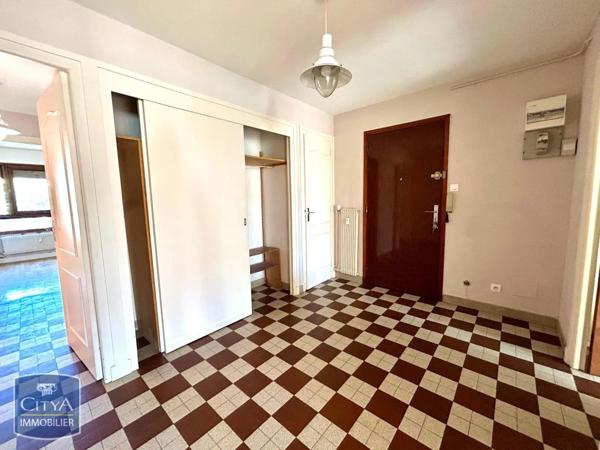 Appartement à louer 4 pièces 84m²