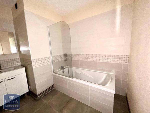 Appartement à louer 4 pièces 84m²