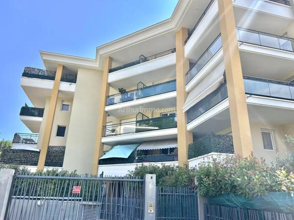 Vente                                                      Appartement
                        
                     2 pièces                      38 m2                     à Nice