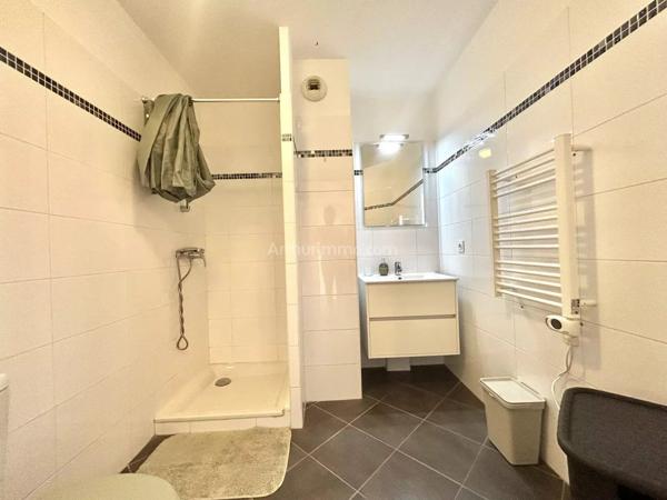 Vente                                                      Appartement
                        
                     2 pièces                      38 m2                     à Nice