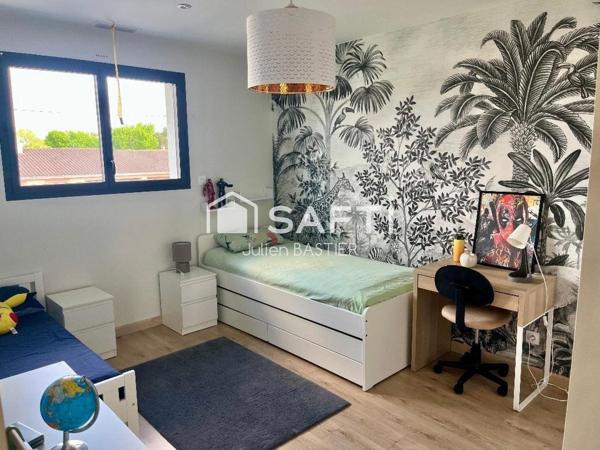 Ambarés et Lagrave - maison moderne de 160m2 avec 4 chambres, garage, piscine - parcelle de 850 m2
