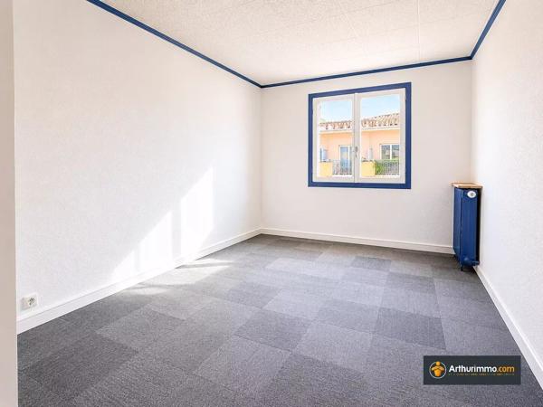 Vente                                                      Appartement
                        
                     3 pièces                      67 m2                     à Nice