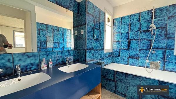 Vente                                                      Appartement
                        
                     3 pièces                      67 m2                     à Nice