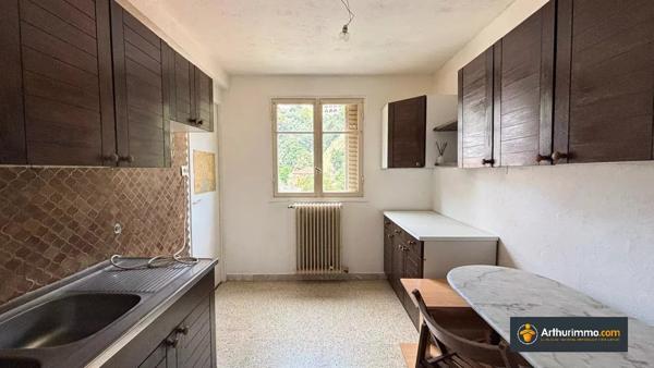Vente                                                      Appartement
                        
                     3 pièces                      67 m2                     à Nice