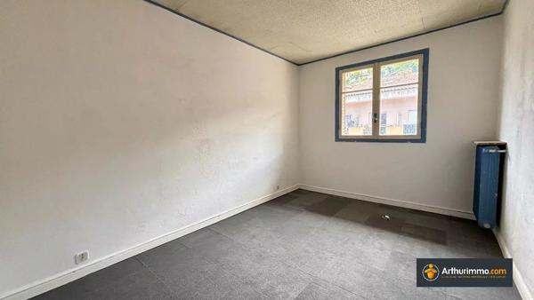 Vente                                                      Appartement
                        
                     3 pièces                      67 m2                     à Nice