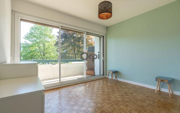 Appartement à vendre    2 pièces • 73,24 m2 Châtenay-Malabry