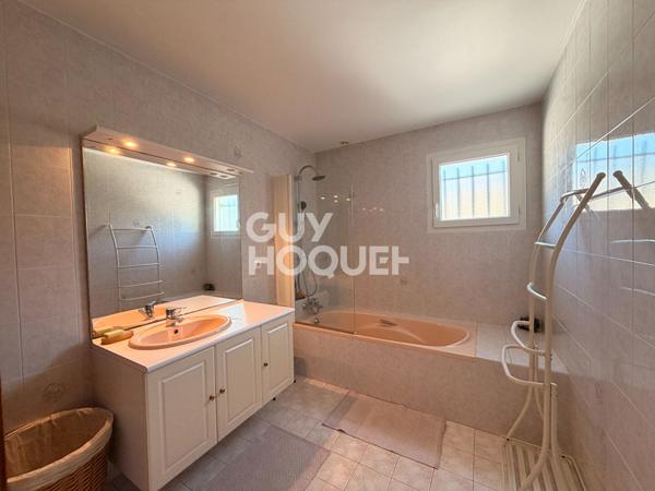 BIRIATOU (5 min d'Hendaye)-BELLE VILLA 5 PIECES DE 218 m²