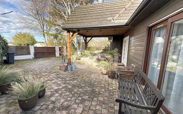 Maison à vendre    6 pièces • 180 m2 Vaux-le-Pénil