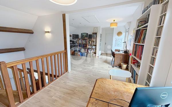 Maison à vendre    6 pièces • 180 m2 Vaux-le-Pénil