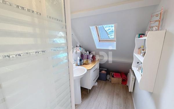 Maison à vendre    6 pièces • 180 m2 Vaux-le-Pénil