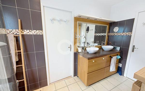 Maison à vendre    6 pièces • 180 m2 Vaux-le-Pénil