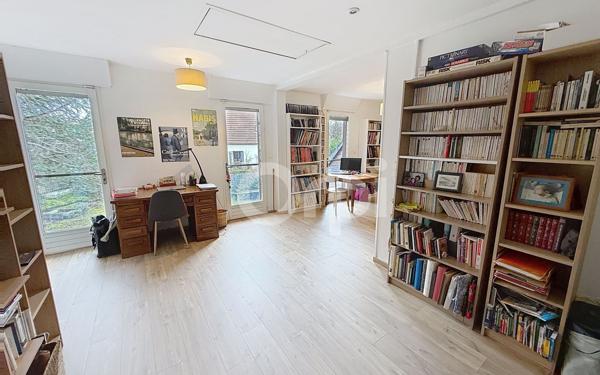 Maison à vendre    6 pièces • 180 m2 Vaux-le-Pénil