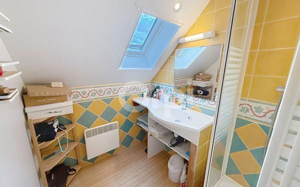 Maison à vendre    6 pièces • 180 m2 Vaux-le-Pénil