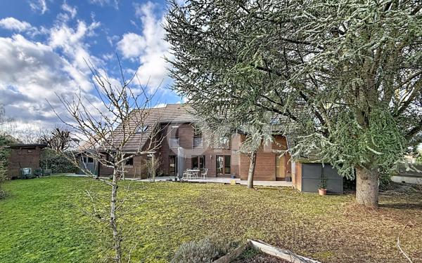 Maison à vendre    6 pièces • 180 m2 Vaux-le-Pénil