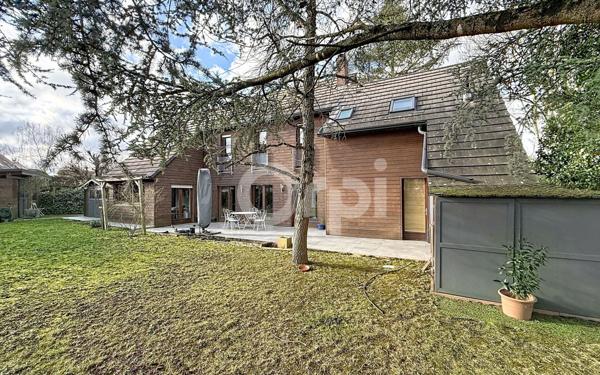 Maison à vendre    6 pièces • 180 m2 Vaux-le-Pénil