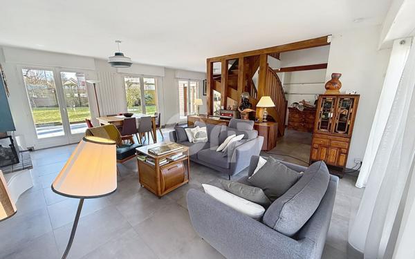 Maison à vendre    6 pièces • 180 m2 Vaux-le-Pénil