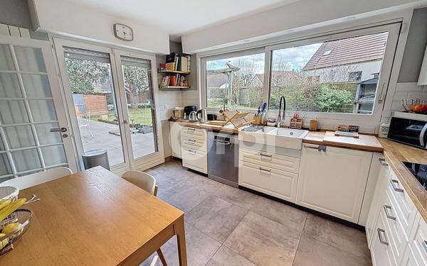 Maison à vendre    6 pièces • 180 m2 Vaux-le-Pénil