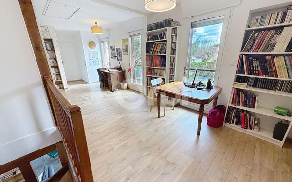 Maison à vendre    6 pièces • 180 m2 Vaux-le-Pénil