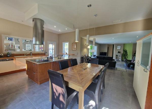 Maison à vendre    4 pièces •  Aigues-Mortes