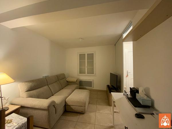 A louer appartement T2 avec cour fermée Pélissanne Pelissanne