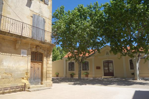 A louer appartement T2 avec cour fermée Pélissanne Pelissanne