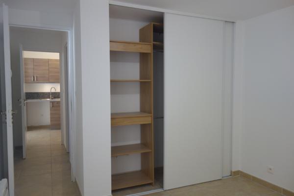 A louer appartement T2 avec cour fermée Pélissanne Pelissanne