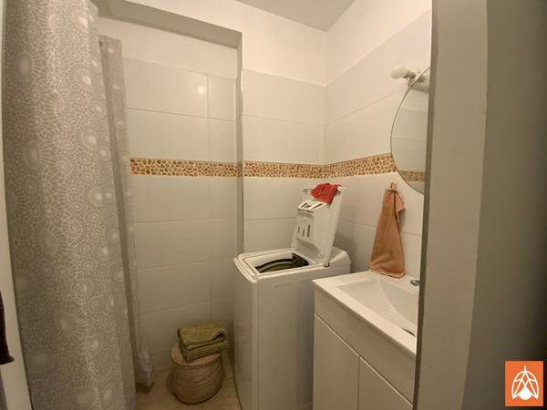 A louer appartement T2 avec cour fermée Pélissanne Pelissanne