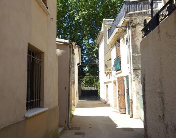 A louer appartement T2 avec cour fermée Pélissanne Pelissanne