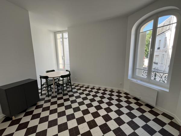 Appartement
                                                                                                                                                                                                                                                                                                                        3 pièce(s)                                                                                                                                                                                                          2 chambre(s)                                                                                                                                                                                                          52.44  m²