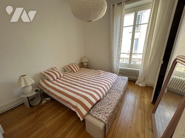 T5 familial. Vendu avec un garage, une place de stationnement, une grande remise, une cave.