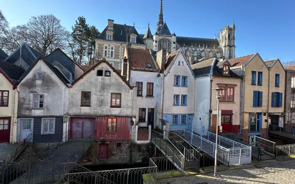 Maison à vendre    2 pièces • 290 m2 Amiens