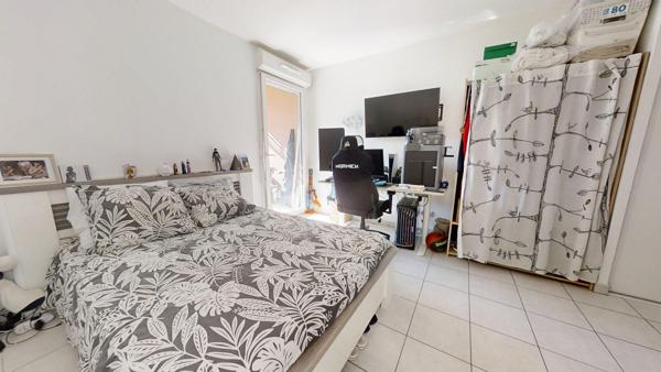 Appartement T2 46 m2 avec agréable terrasse et ascenseur - Parking privatif en sous-sol