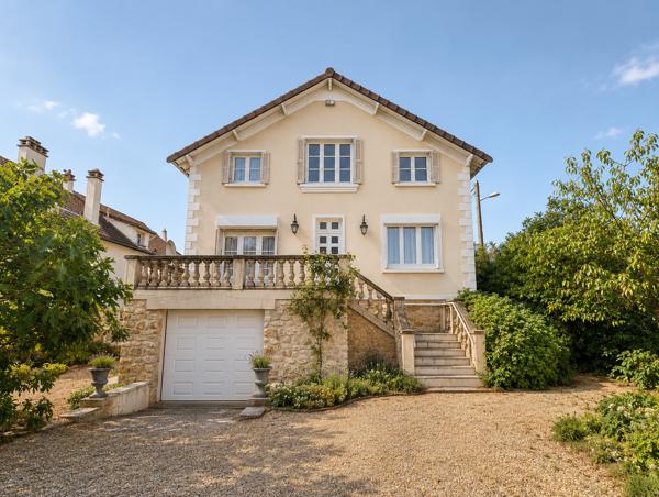 Maison
         6 pièces
        - 279 m² 800 000 € *