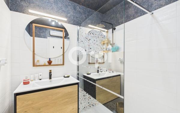 Appartement à vendre    4 pièces • 77,60 m2 Mandelieu-la-Napoule