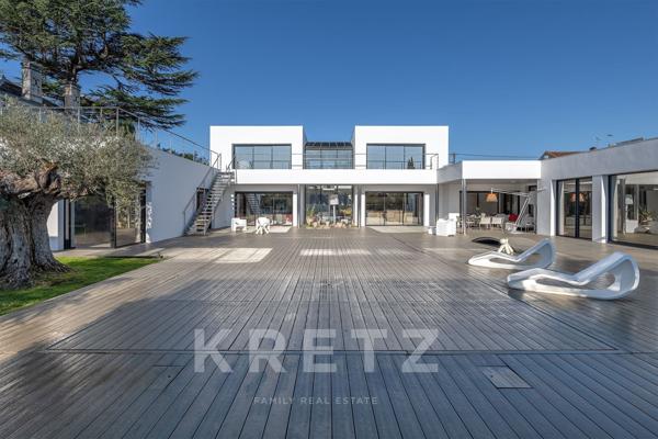 Villa contemporaine de 365 m² avec piscine et jacuzzi