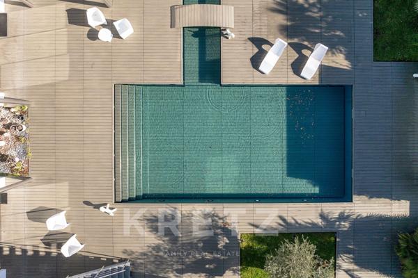 Villa contemporaine de 365 m² avec piscine et jacuzzi