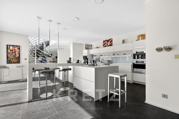 Villa contemporaine de 365 m² avec piscine et jacuzzi